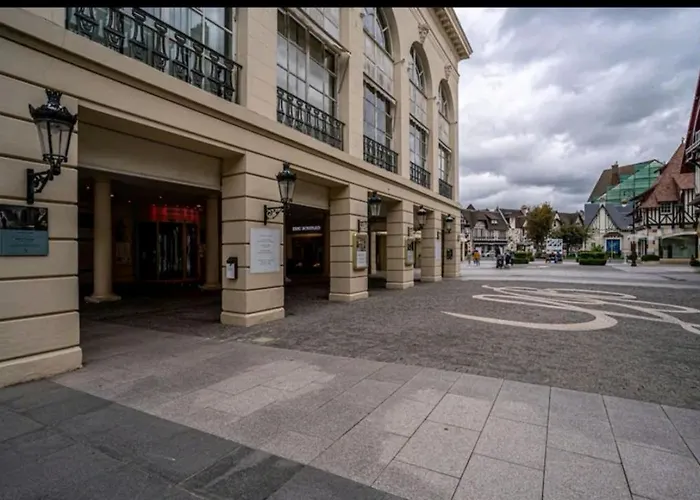 Deauville : Magnifique Studio En Face Du Casino !