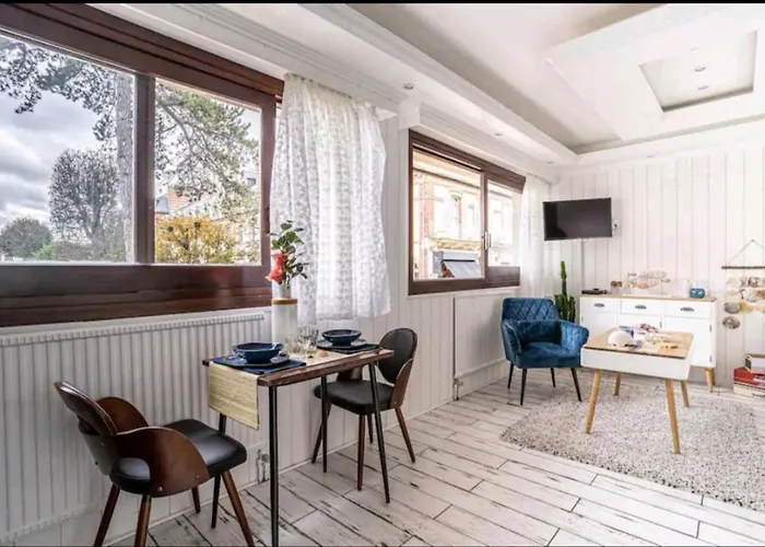 Deauville : Magnifique Studio En Face Du Casino !